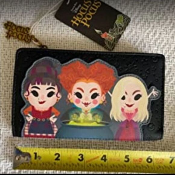 Loungefly hocus pocus wallet - Picture 1 of 3